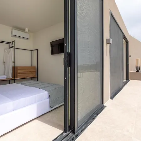 's Cave Seaside Vila *