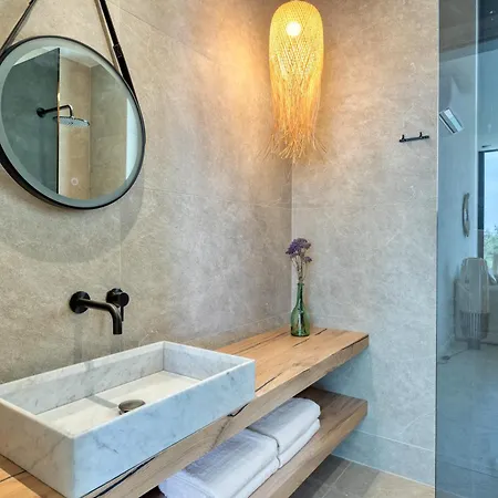 's Cave Seaside Vila